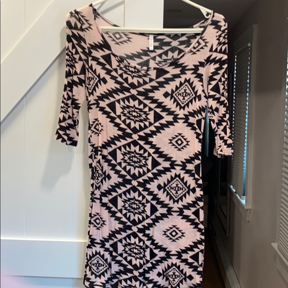 Three quarter sleeve maternity tunic